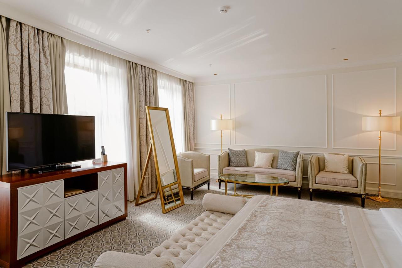 Tsar Palace Luxury Hotel&SPA Pushkin Bagian luar foto