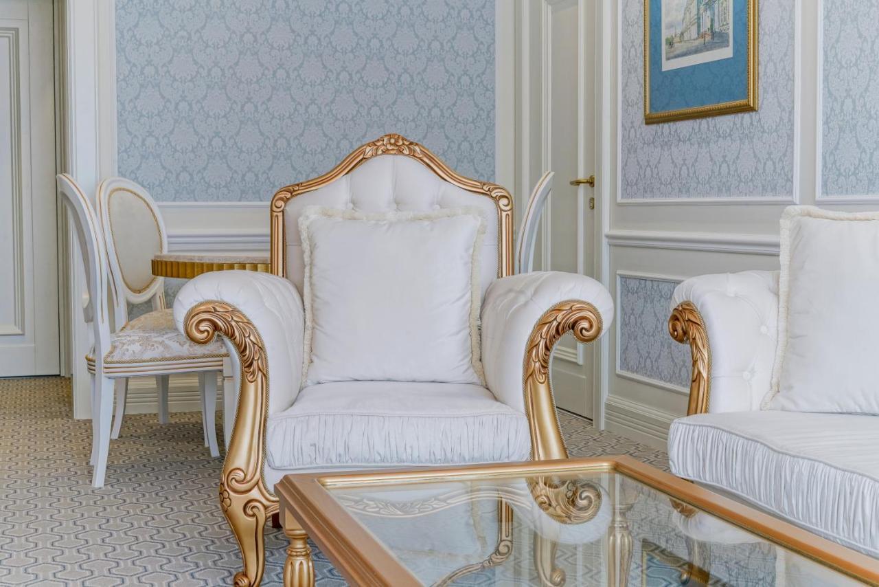 Tsar Palace Luxury Hotel&SPA Pushkin Bagian luar foto